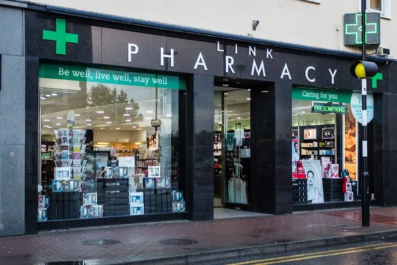 Staunton's Link Pharmacy storefront